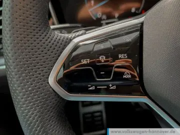 Touareg 3.0 TSI 4M R-Line Navi AHK Sthzg 22LM Me