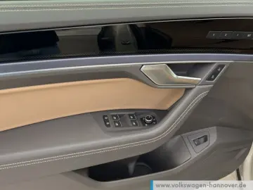 Touareg 3.0 TSI 4M R-Line Navi AHK Sthzg 22LM Me