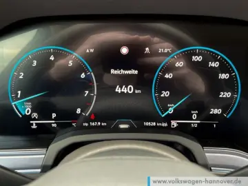 Touareg 3.0 TSI 4M R-Line Navi AHK Sthzg 22LM Me