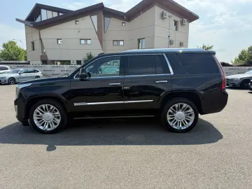 Cadillac Escalade 6.2 V8 AWD AT Platinum