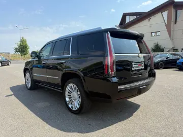 Cadillac Escalade 6.2 V8 AWD AT Platinum