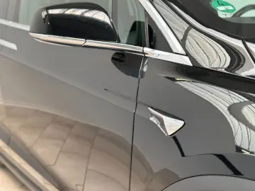 Model X 100D Dual Navi*Leder*LED*6-Sitzer