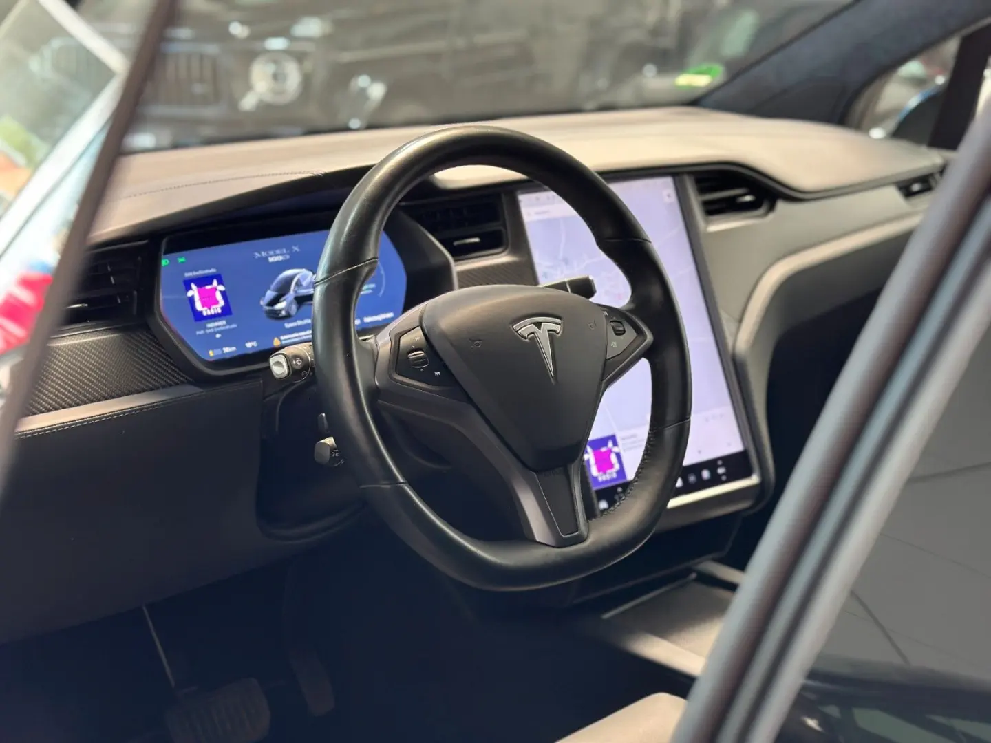 Model X 100D Dual Navi*Leder*LED*6-Sitzer