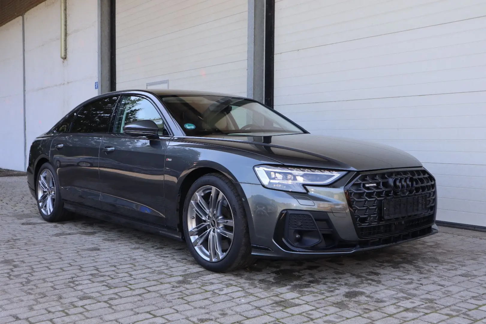 A8L 60 TFSI e lang BLACK-PAKET/5-Si./LEDER BEIGE
