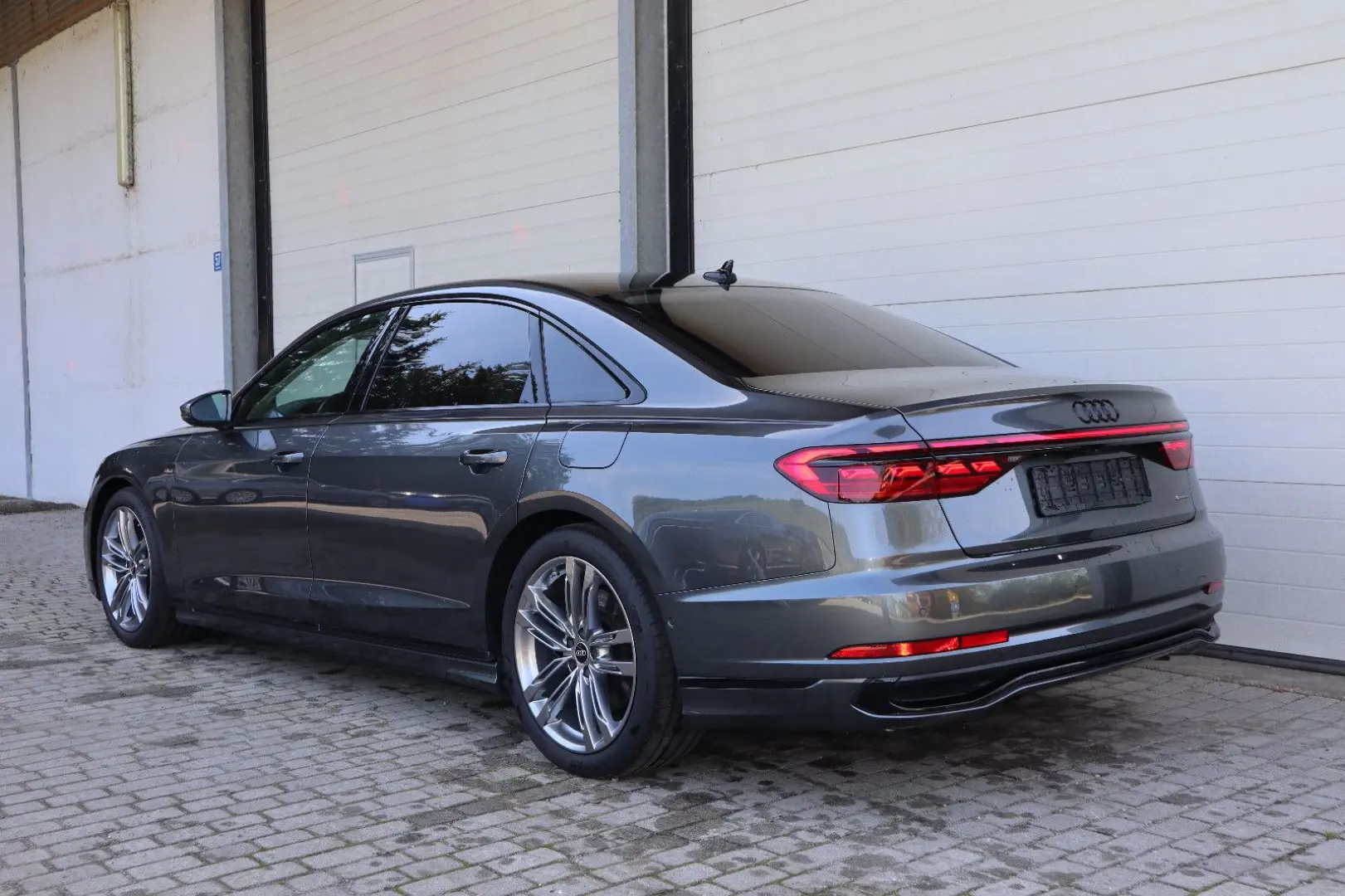 A8L 60 TFSI e lang BLACK-PAKET/5-Si./LEDER BEIGE