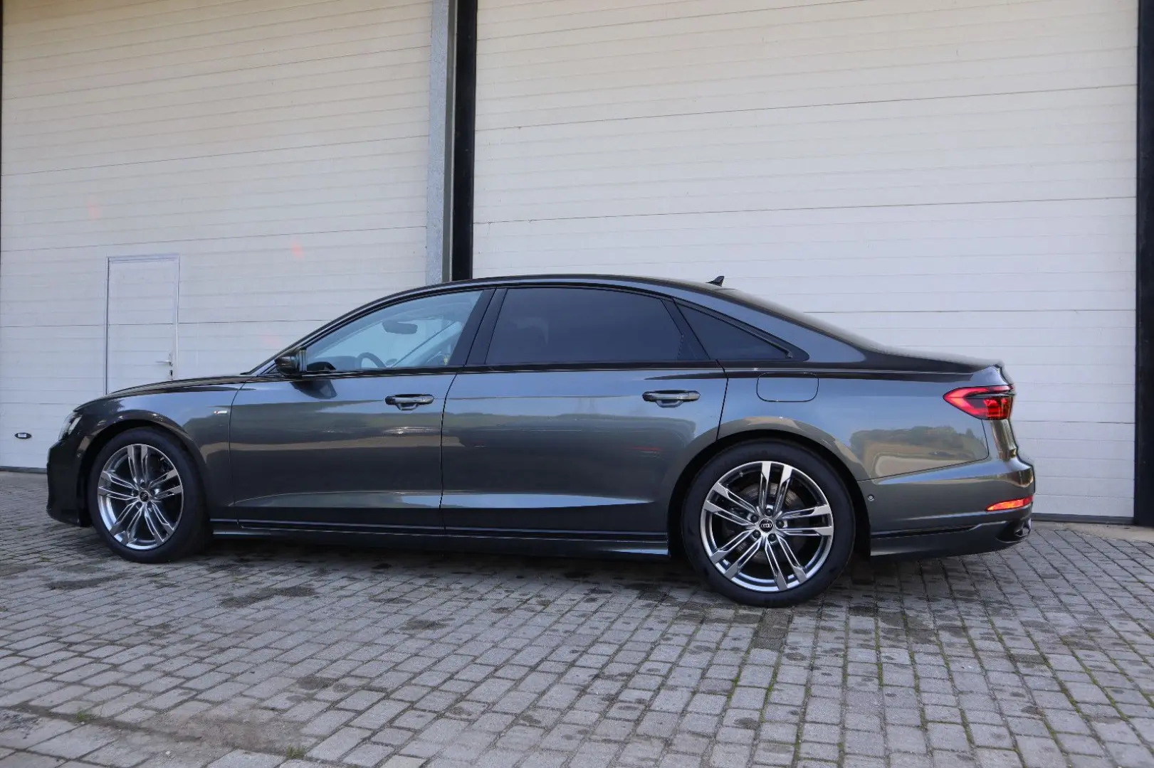 A8L 60 TFSI e lang BLACK-PAKET/5-Si./LEDER BEIGE