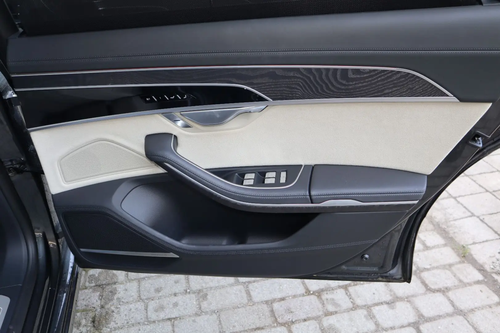 A8L 60 TFSI e lang BLACK-PAKET/5-Si./LEDER BEIGE