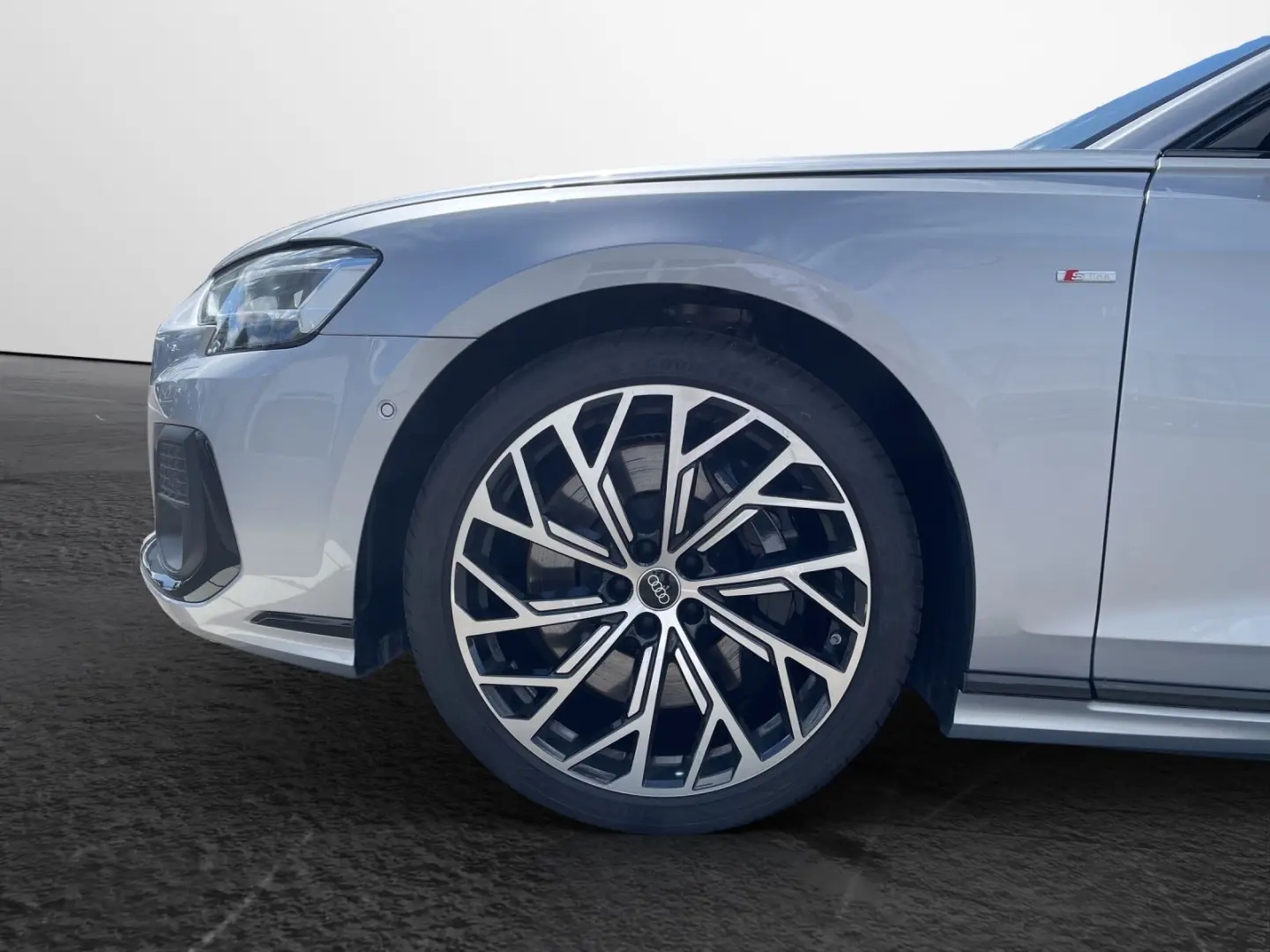 A8 60 TFSI Lang tiptronic quattro  HeadUp Panoda
