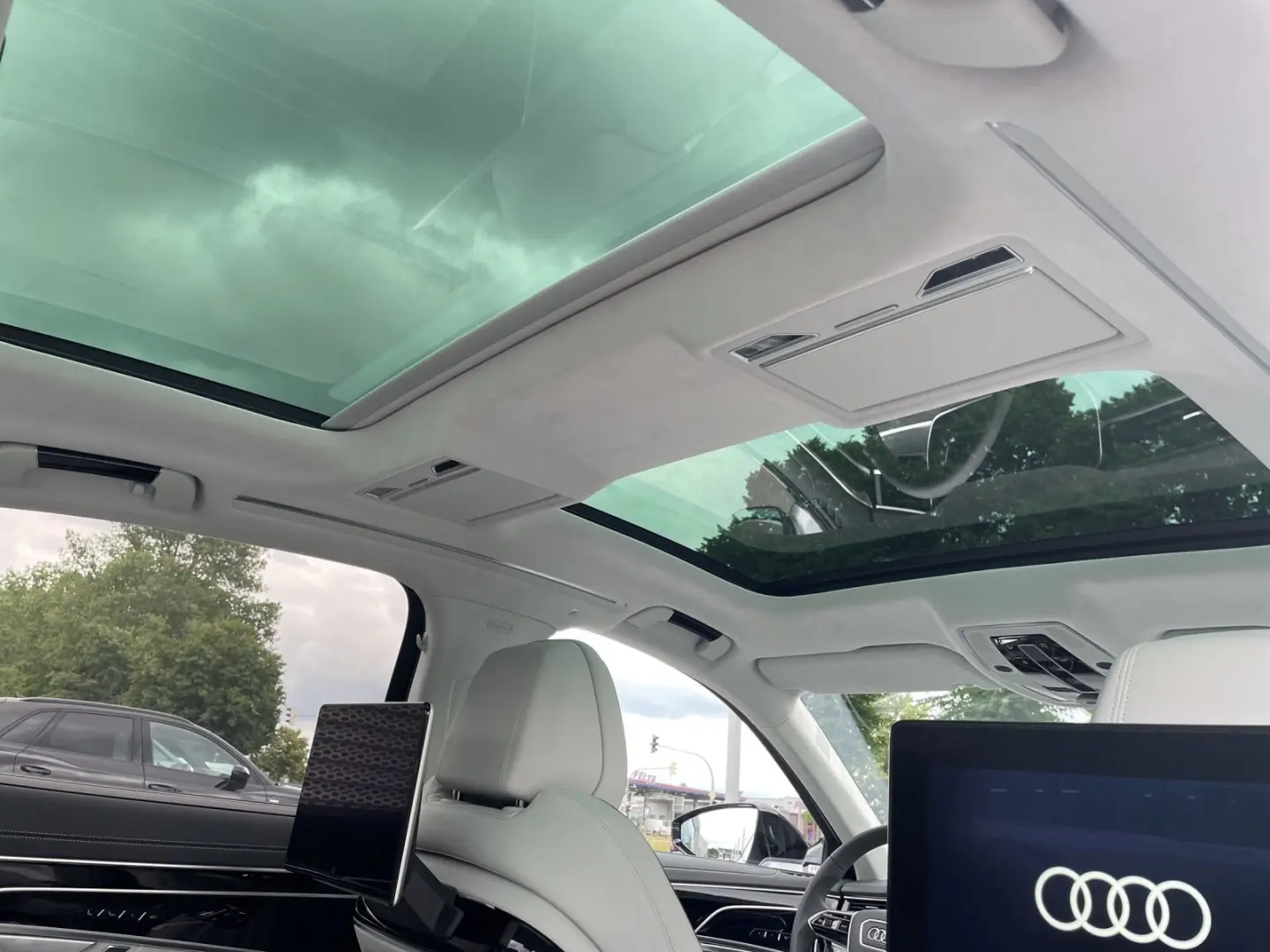 A8 60 TFSI Lang tiptronic quattro  HeadUp Panoda