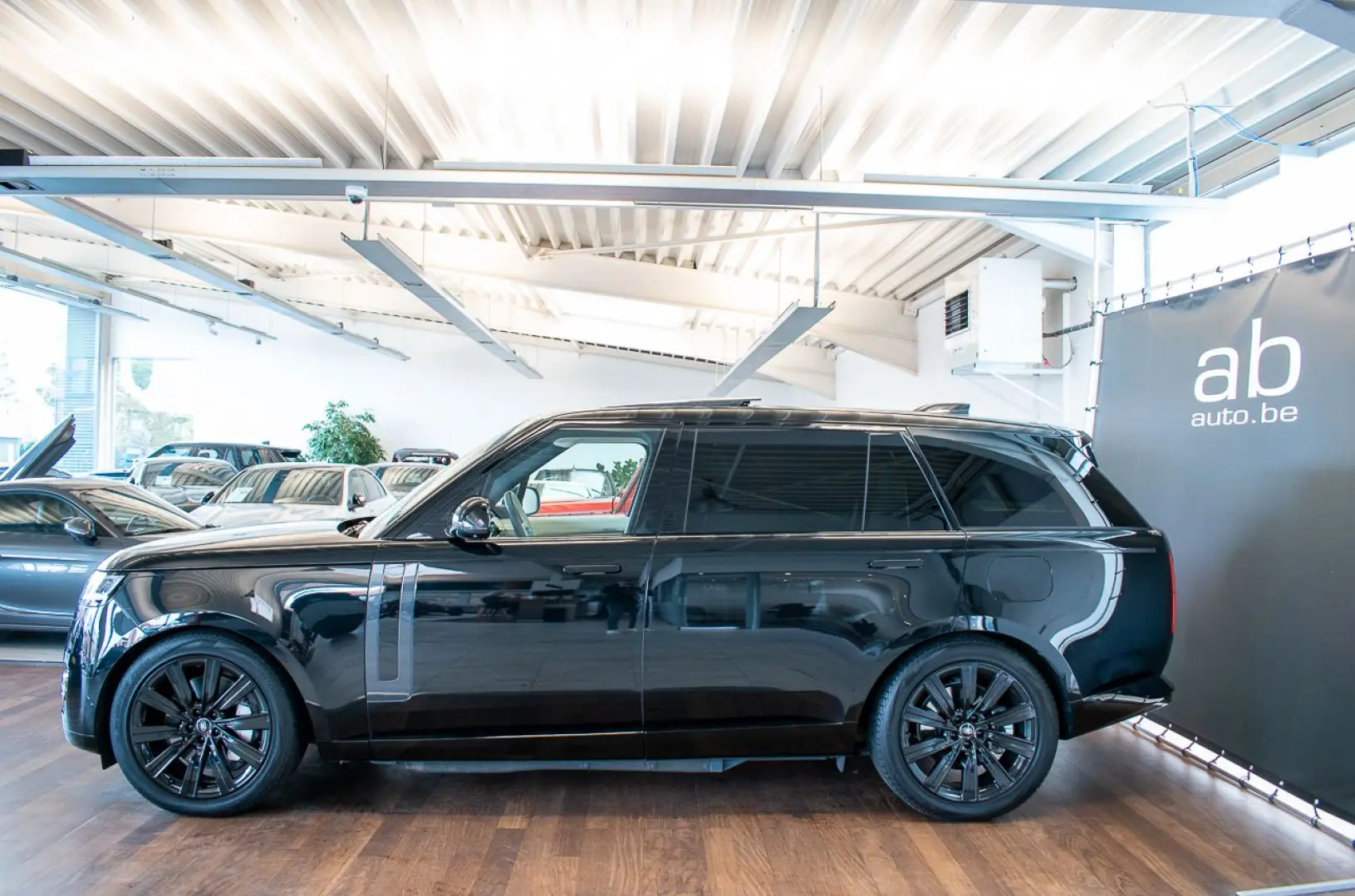 Range Rover L P440E HSE LWB, MERIDIAN, PANO, FRI