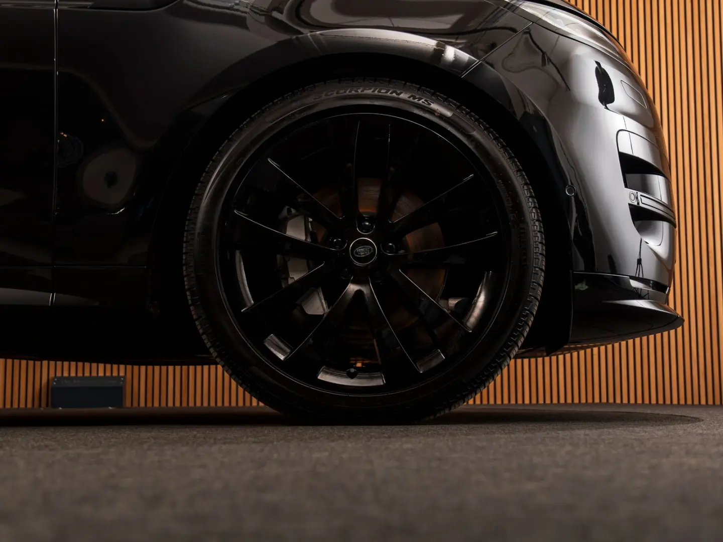 Range Rover Sport D300 Dynamic HSE 23