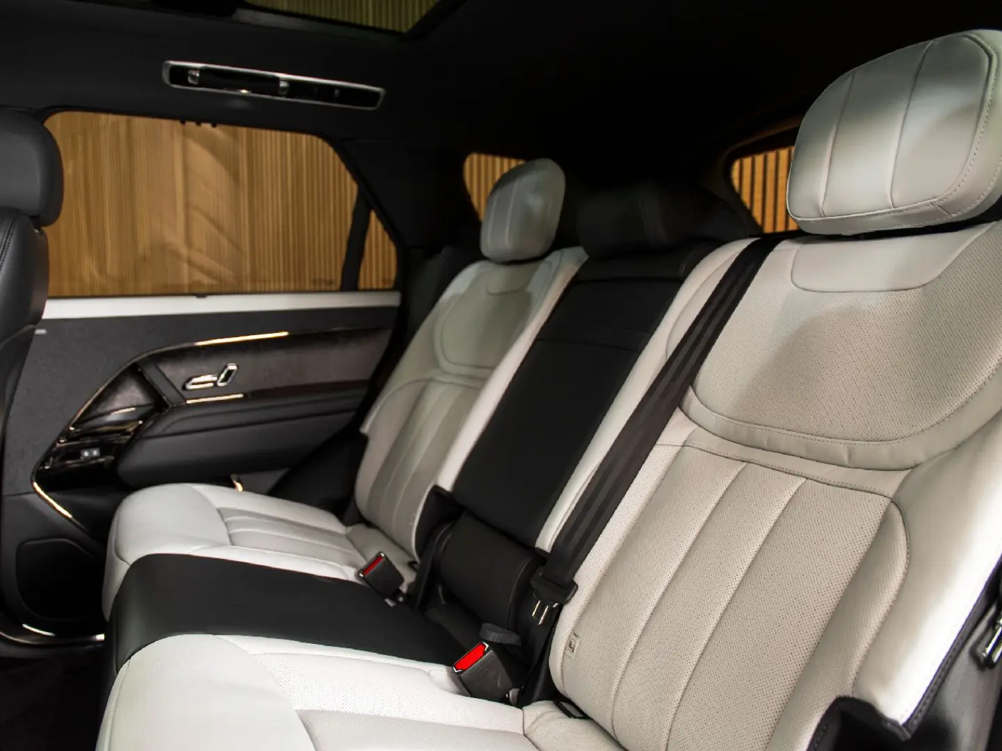 Range Rover Sport D300 Dynamic HSE 23