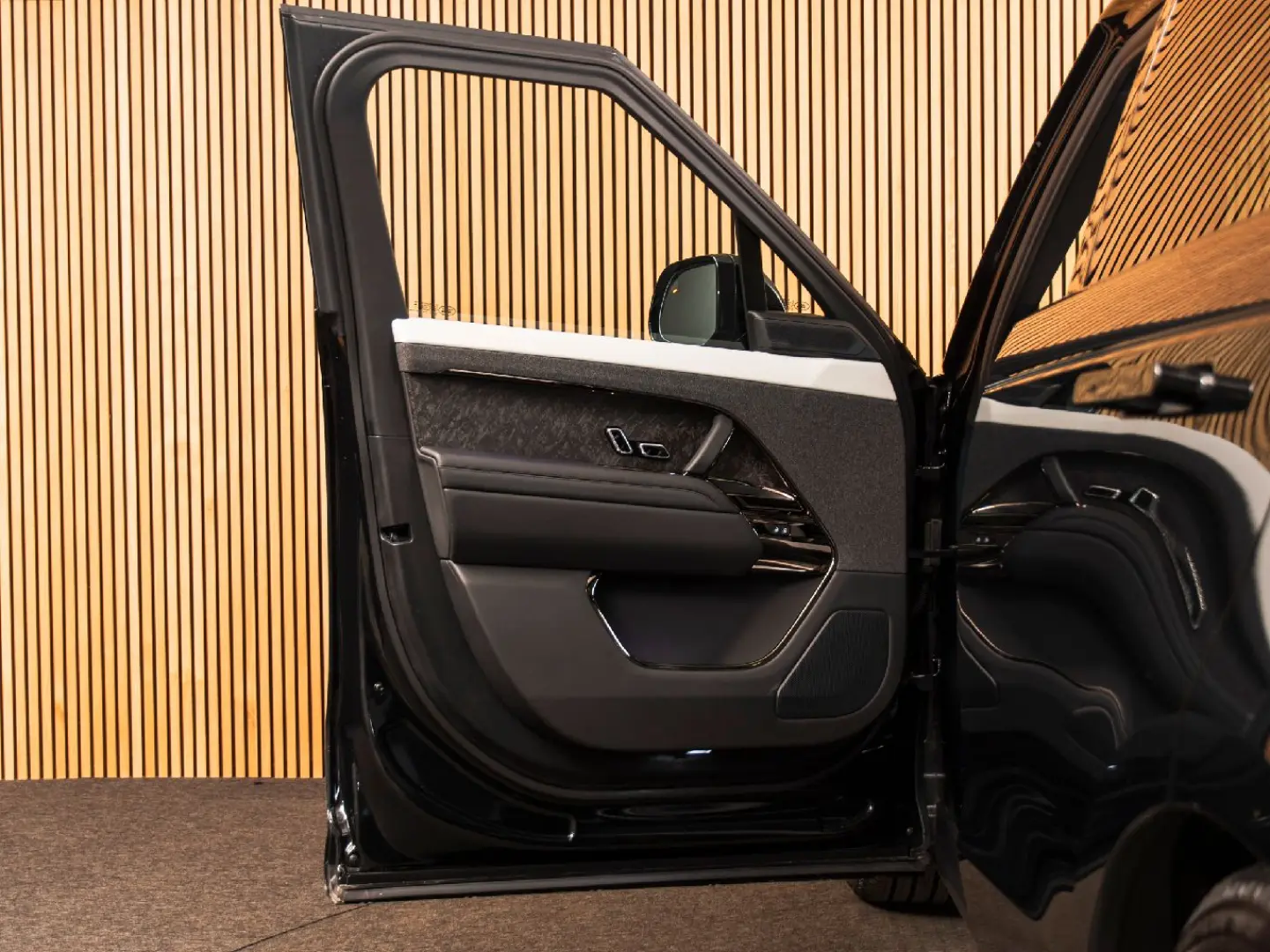 Range Rover Sport D300 Dynamic HSE 23