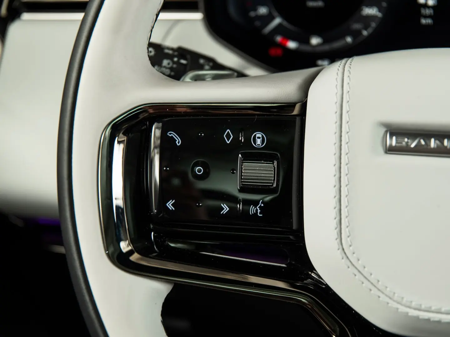 Range Rover Sport D300 Dynamic HSE 23