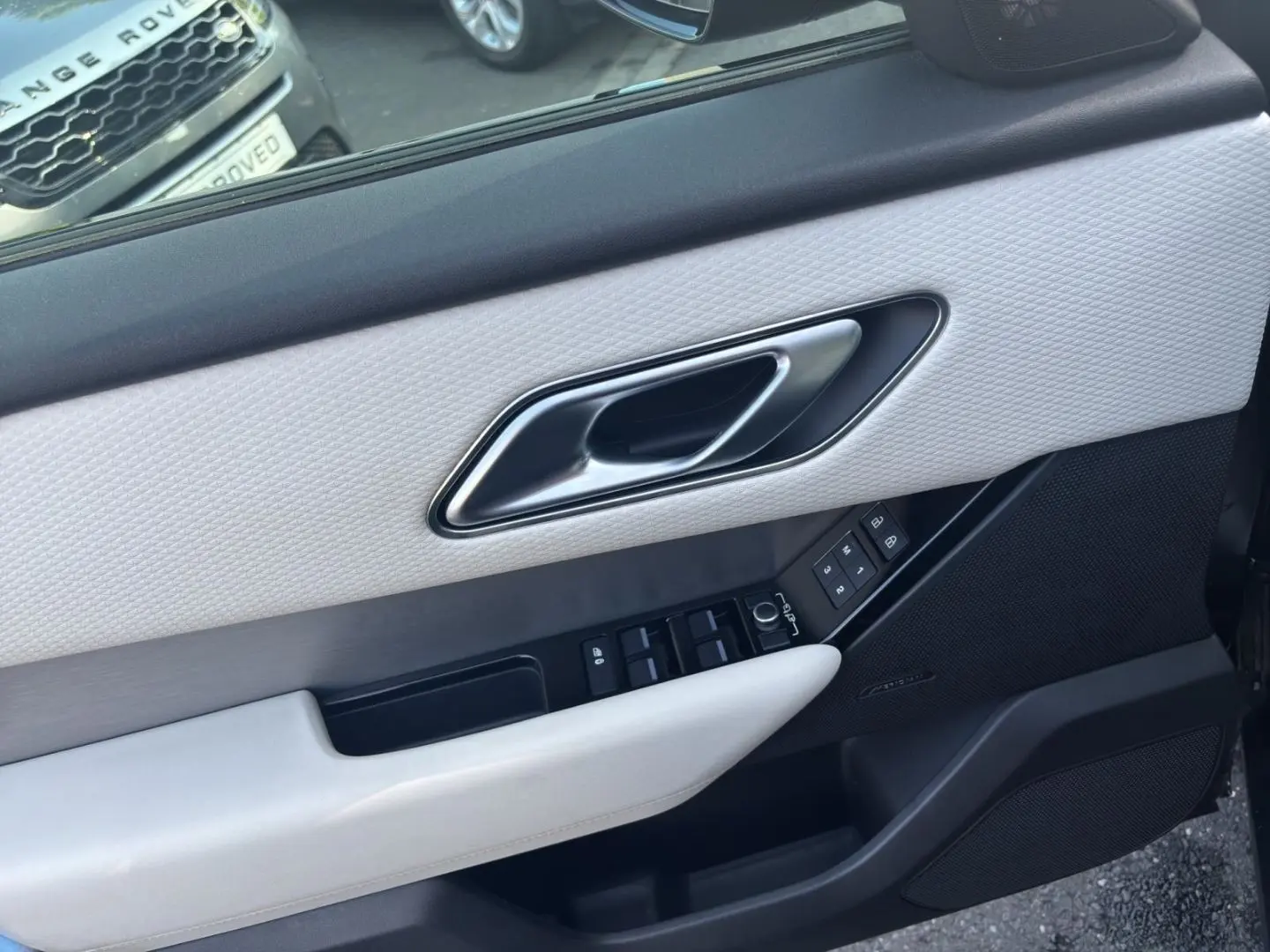 Range Rover Velar D300 R-Dynamic SE Panorama Bla