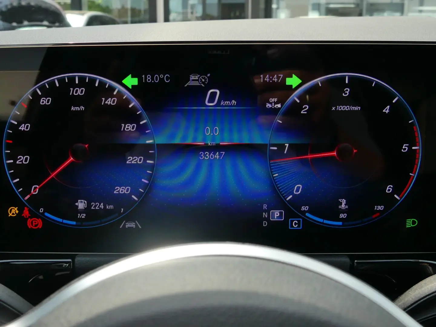 GLA 220d Progressive +Pano+Distronic+Multibeam++