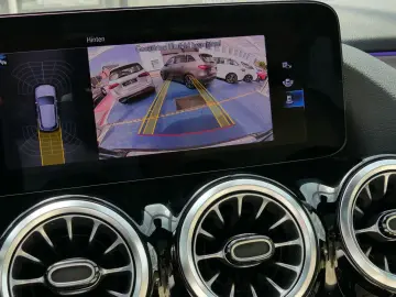 GLA 220d Progressive +Pano+Distronic+Multibeam++