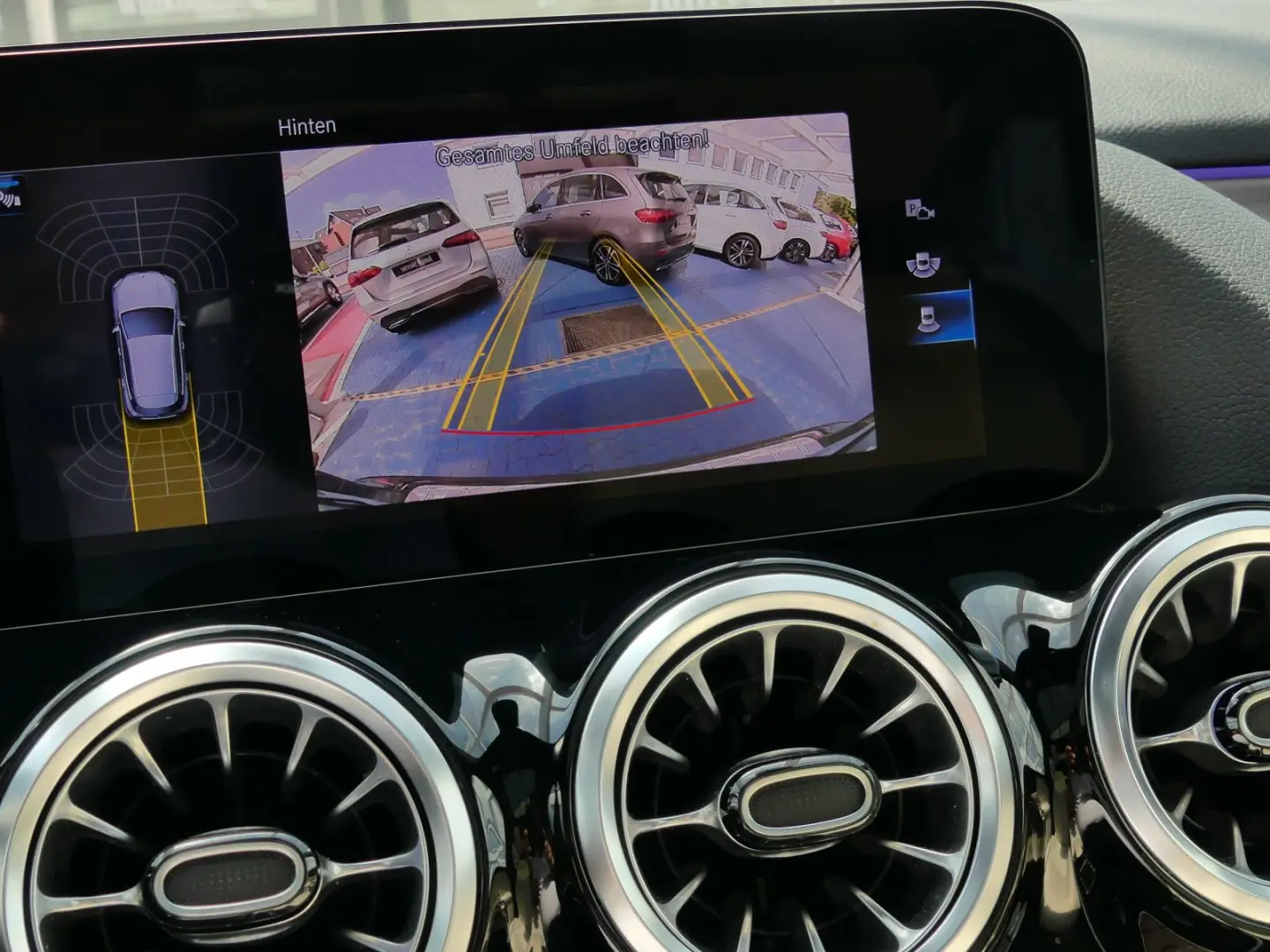 GLA 220d Progressive +Pano+Distronic+Multibeam++