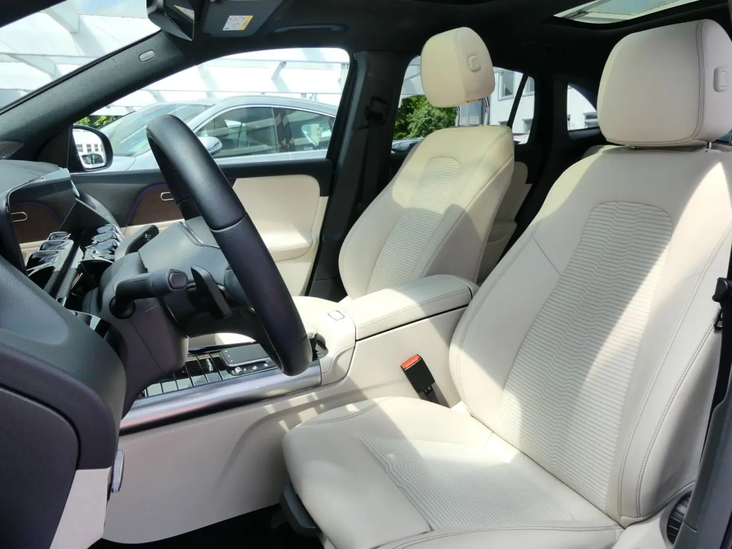 GLA 220d Progressive +Pano+Distronic+Multibeam++