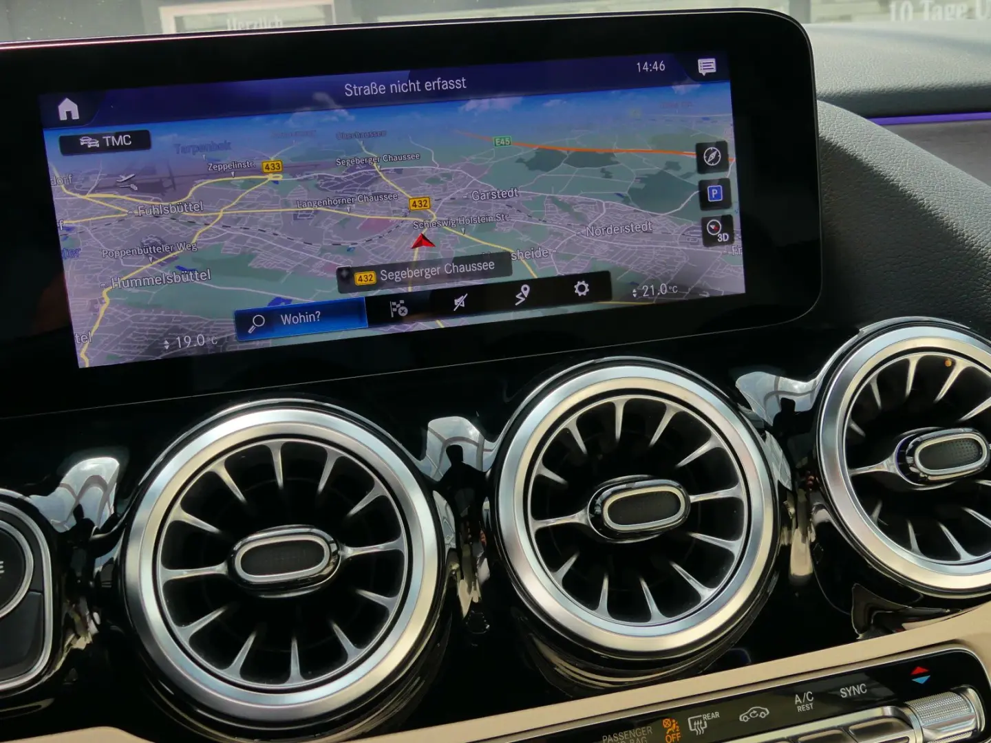 GLA 220d Progressive +Pano+Distronic+Multibeam++