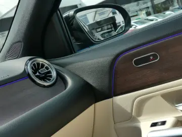 GLA 220d Progressive +Pano+Distronic+Multibeam++