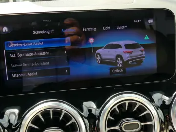 GLA 220d Progressive +Pano+Distronic+Multibeam++