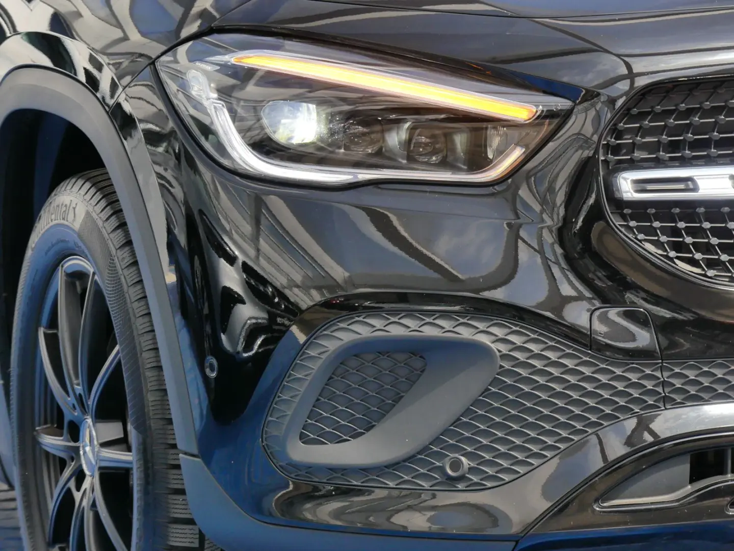 GLA 220d Progressive +Pano+Distronic+Multibeam++