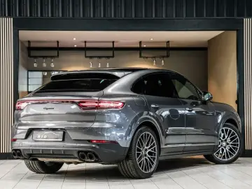 Cayenne Coupé 3.0 E-Hybrid|ACC|GTS-stoel|Chrono|