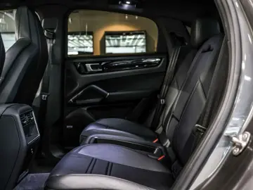 Cayenne Coupé 3.0 E-Hybrid|ACC|GTS-stoel|Chrono|