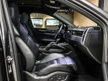 Cayenne Coupé 3.0 E-Hybrid|ACC|GTS-stoel|Chrono|