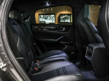 Cayenne Coupé 3.0 E-Hybrid|ACC|GTS-stoel|Chrono|