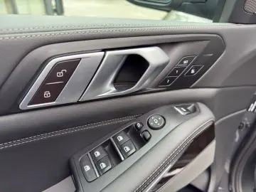 X5 xDrive30d NP 109.109,- AHK Gestiksteuerung