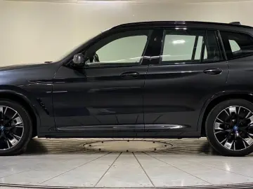 iX3 M Sportpaket Impressive AHK ACC DA+ PA+ 360°