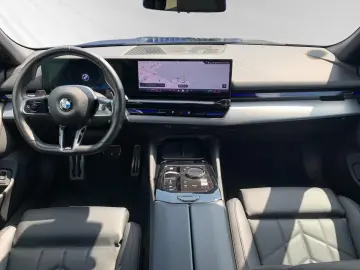 520i M Sport|19