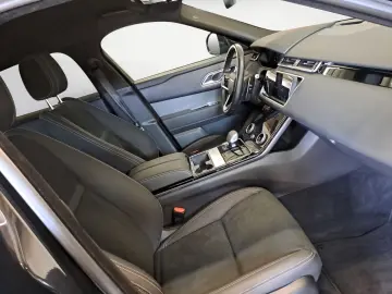 Range Rover Velar P400e 