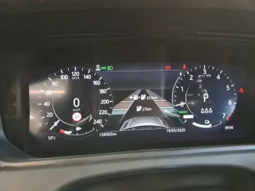 Range Rover Velar P400e 