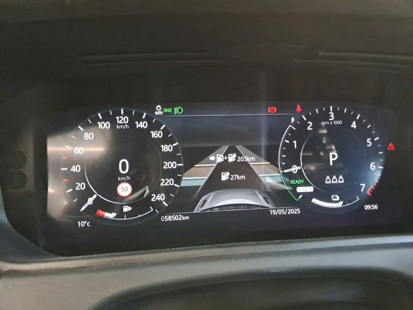 Range Rover Velar P400e 