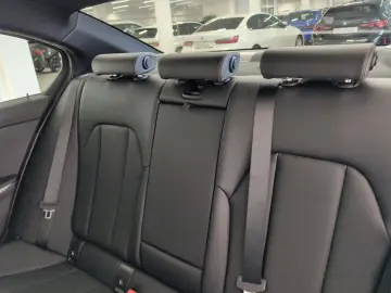 330i xDrive Limousine M Sportpaket LED/AHK/DAB