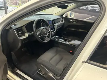 XC60 Navi / Elekt. Sitze / Carplay / PDC hinten
