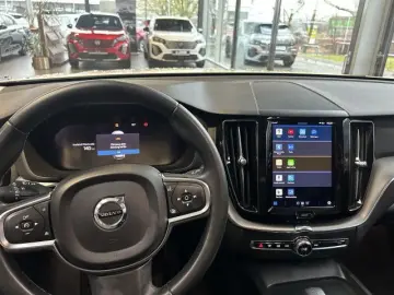 XC60 Navi / Elekt. Sitze / Carplay / PDC hinten