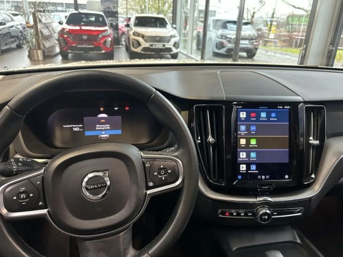 XC60 Navi / Elekt. Sitze / Carplay / PDC hinten