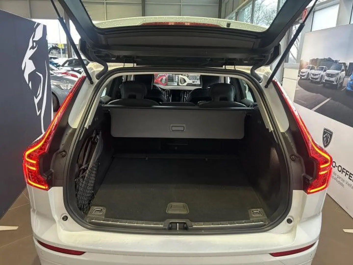 XC60 Navi / Elekt. Sitze / Carplay / PDC hinten