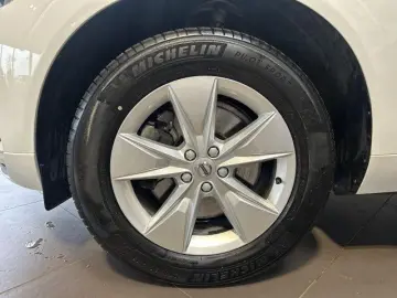 XC60 Navi / Elekt. Sitze / Carplay / PDC hinten