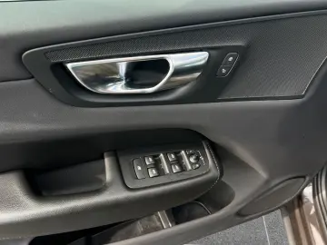 XC60 B4 Momentum Pro Geartronic/Keyless/DAB