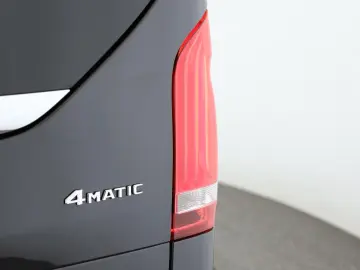 V 300 d 4M lang AVANTGARDE AMG 8S Pano Navi 360