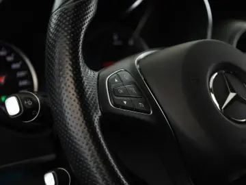 V 300 d 4M lang AVANTGARDE AMG 8S Pano Navi 360