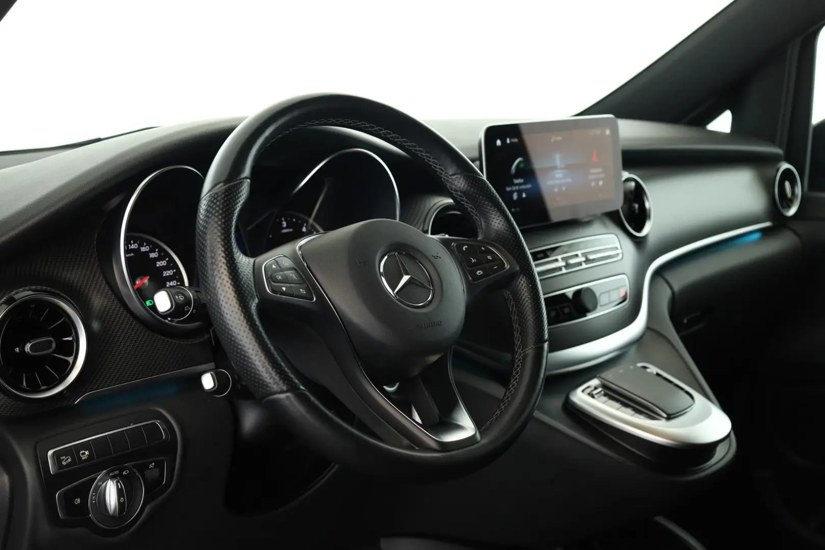 V 300 d 4M lang AVANTGARDE AMG 8S Pano Navi 360