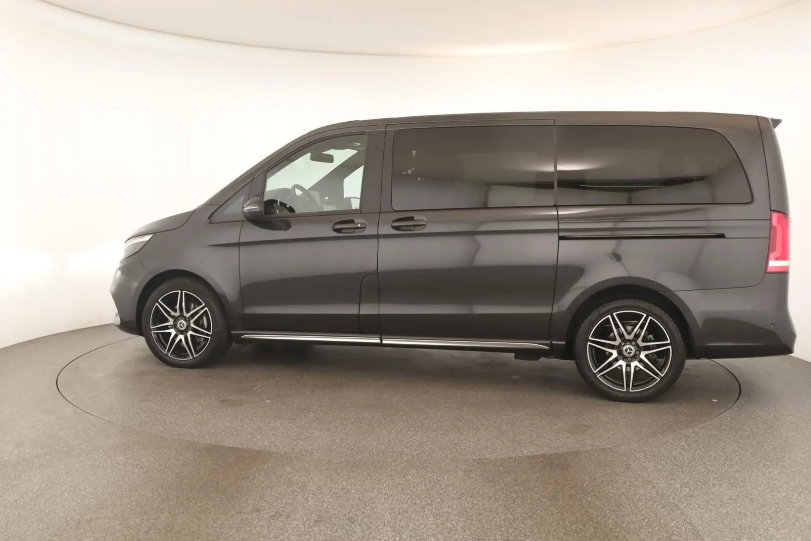 V 300 d 4M lang AVANTGARDE AMG 8S Pano Navi 360