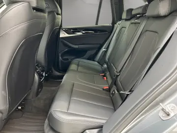 X3 xDrive30e Navi AHK Kamera Pano.Dach LED