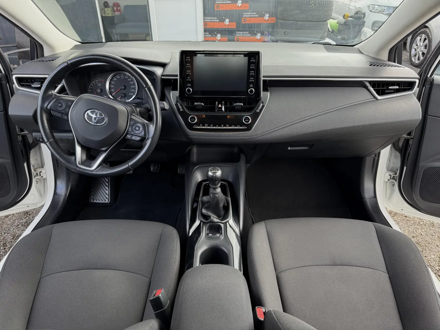 Toyota Corolla Sedan 1.5 TNGA MT Business